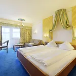 Szálloda Mountains 4*