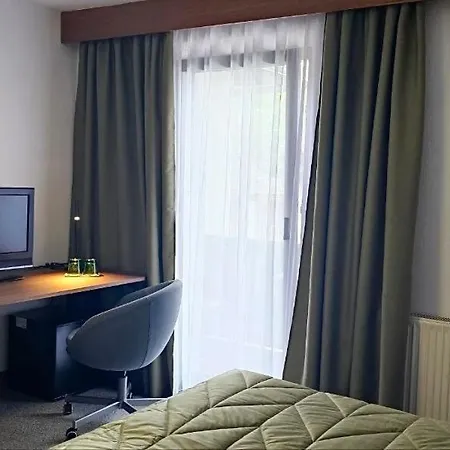 Hotell Mountains 4*