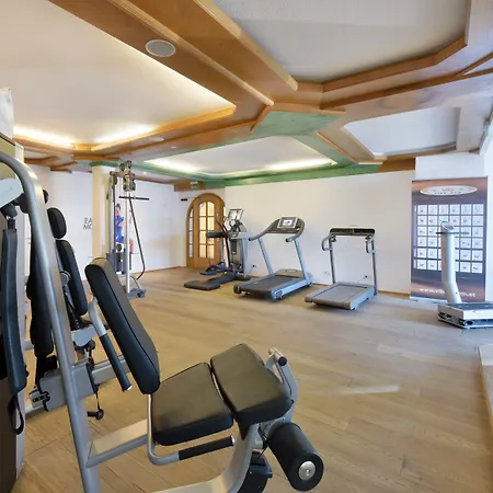 Otel Mountains 4*