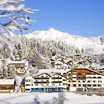 ホテル Mountains